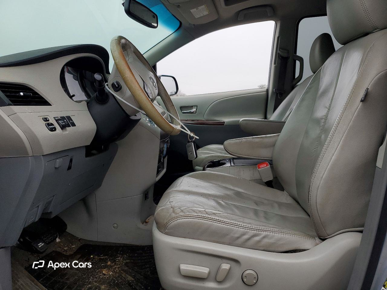 Toyota Sienna 2011