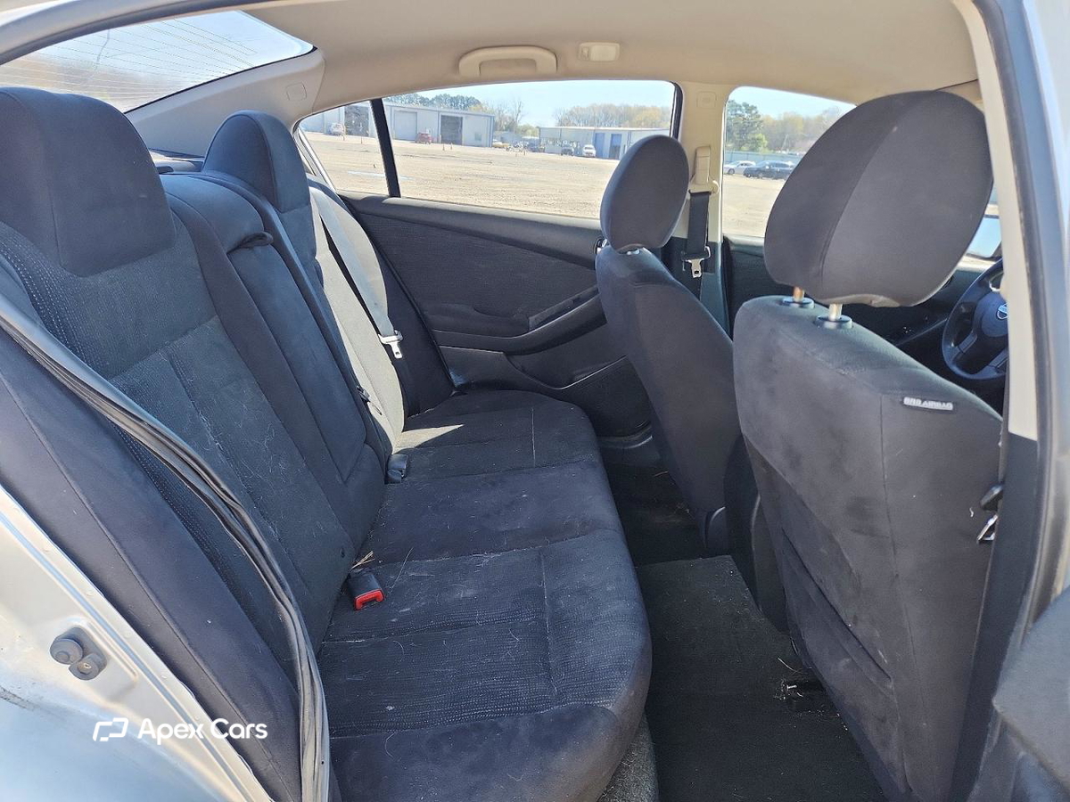 Nissan Altima 2012