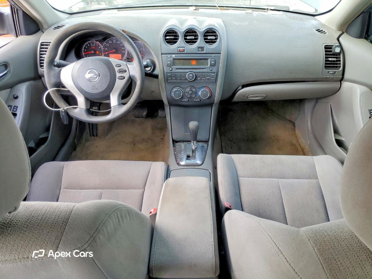 Nissan Altima 2010