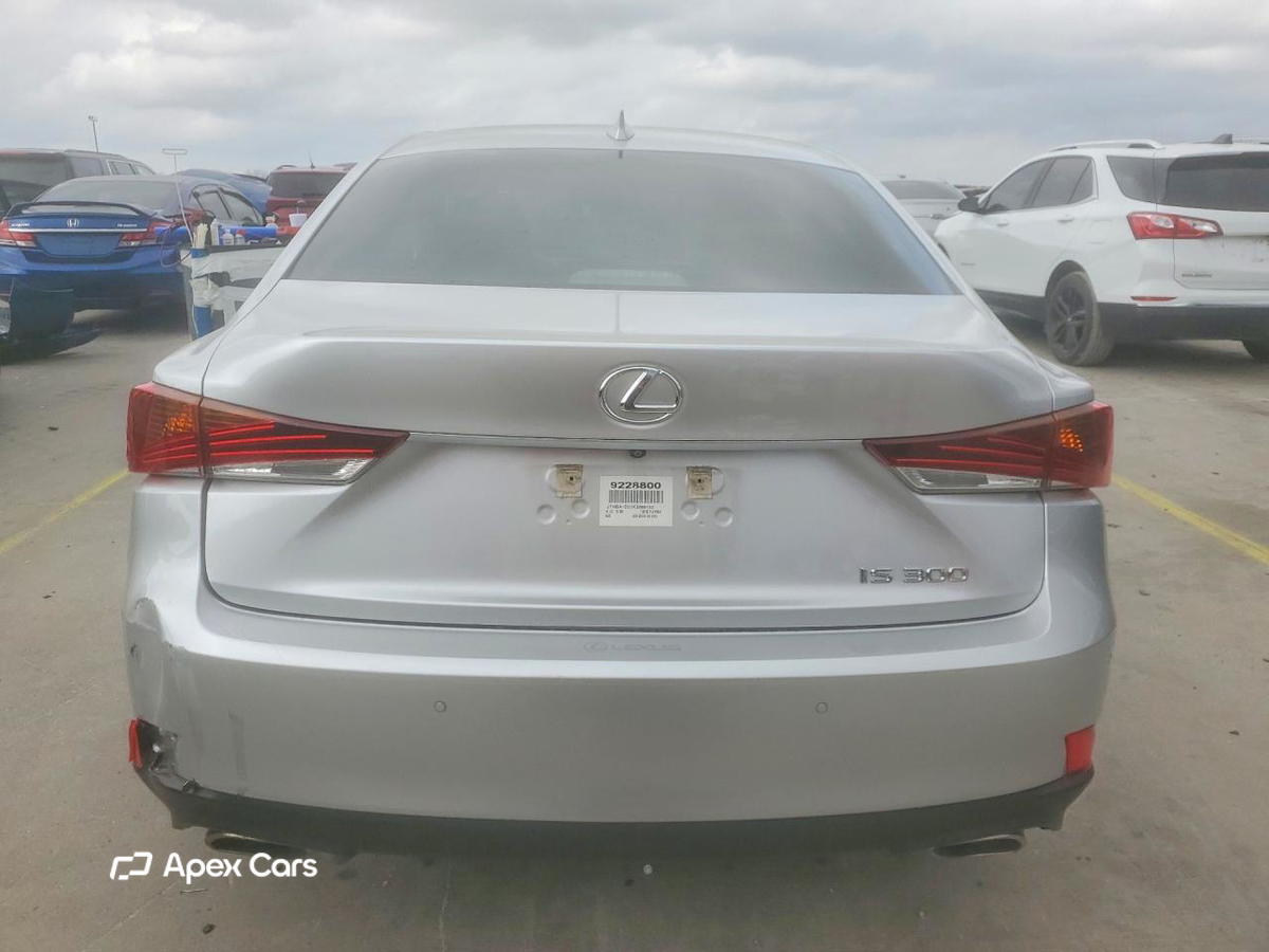 Lexus IS 2019