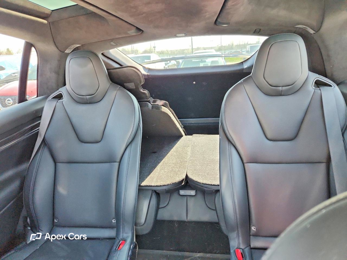 Tesla Model X 2024