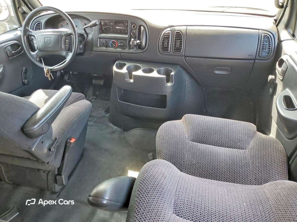 Dodge RAM Van 2002