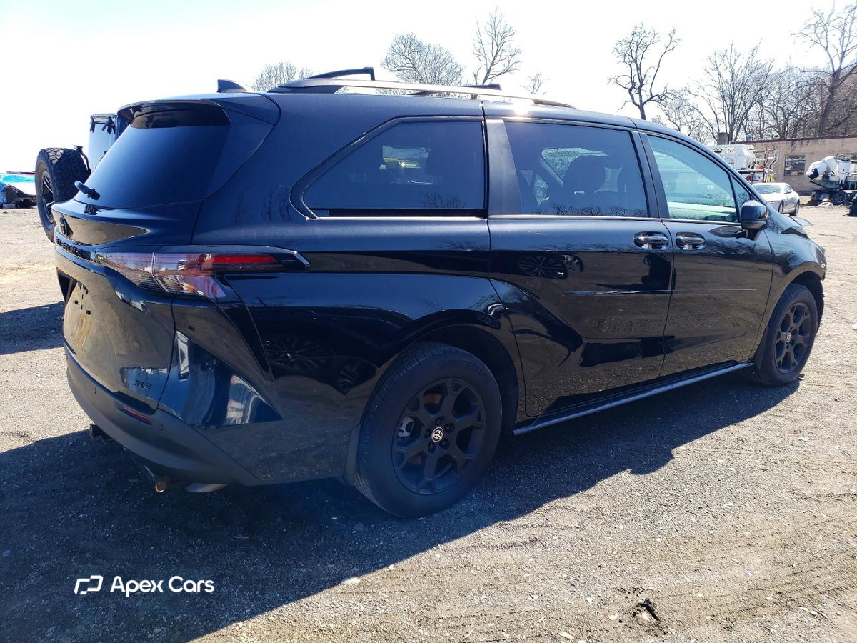 Toyota Sienna 2025