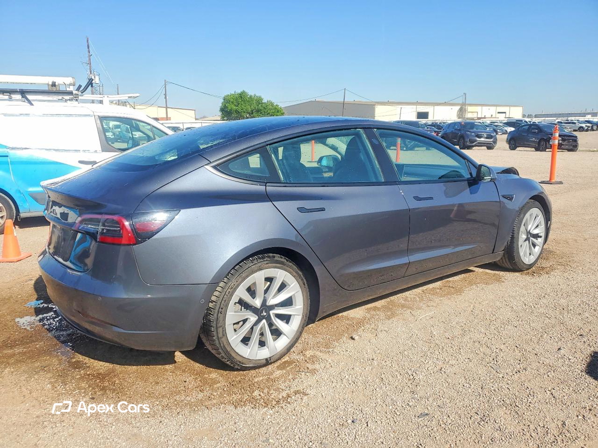Tesla Model 3 2022