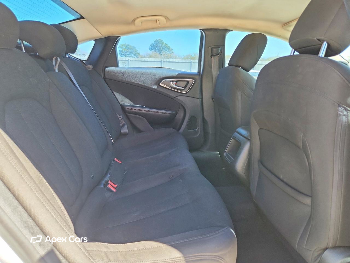 Chrysler 200 2015