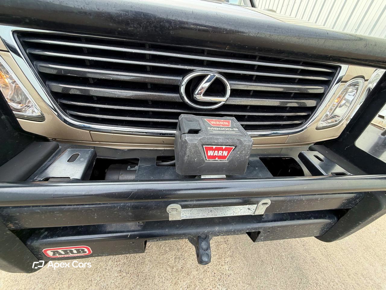 Lexus LX 2001
