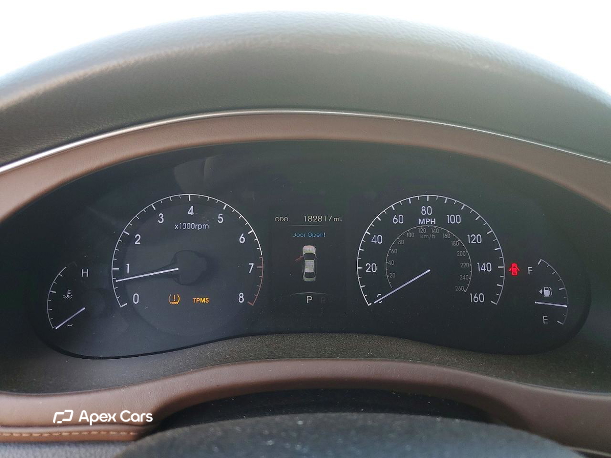 Hyundai Genesis 2012