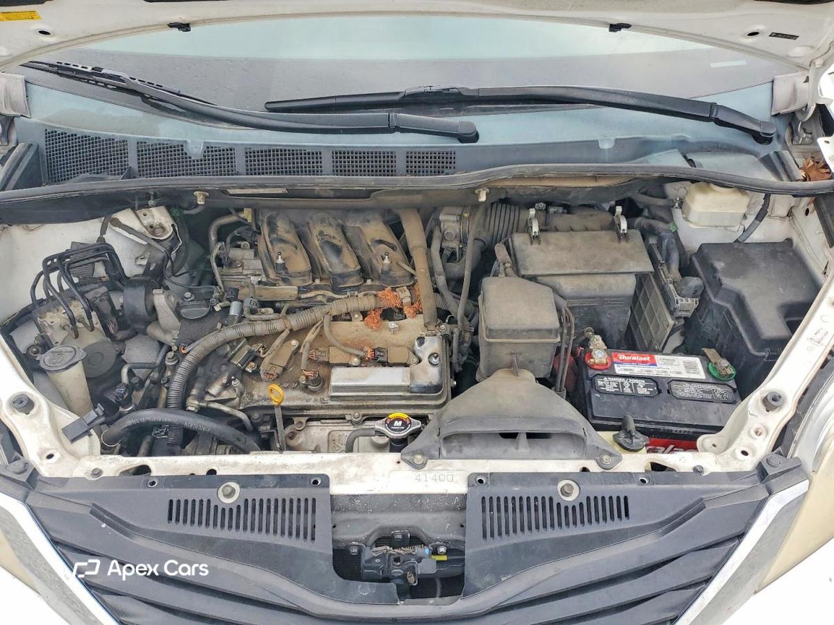 Toyota Sienna 2011