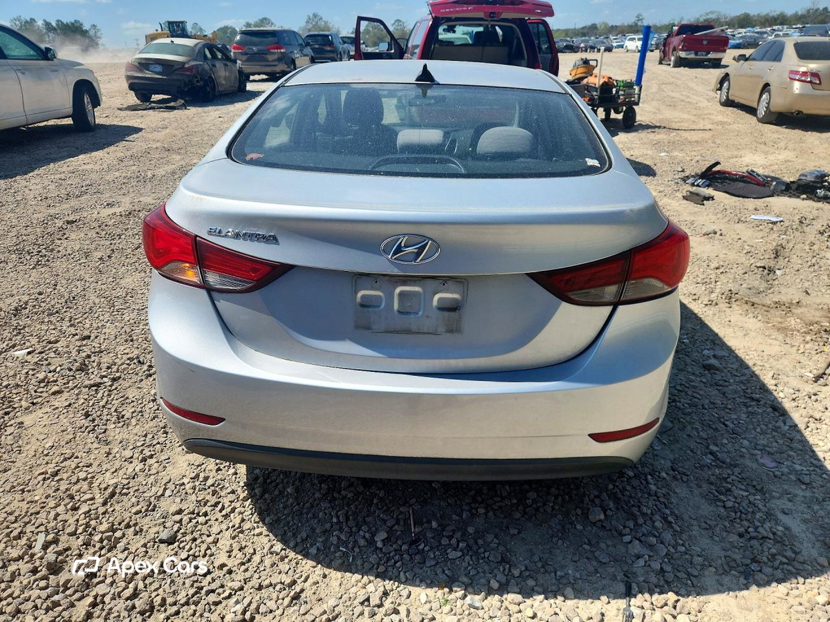 Hyundai Elantra 2016