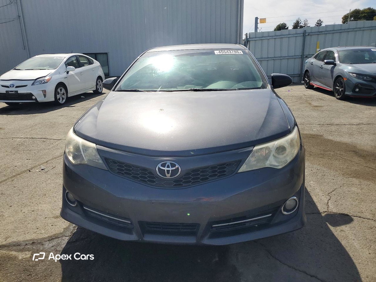 Toyota Camry 2012