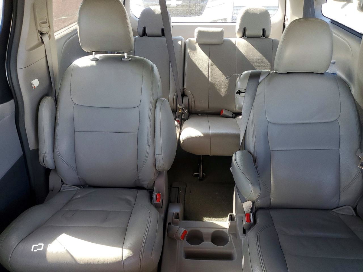 Toyota Sienna 2016