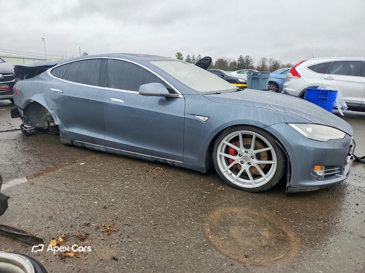 Tesla Model S 2013