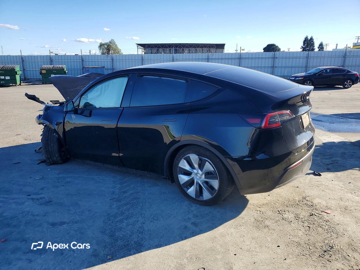 Tesla Model Y 2024