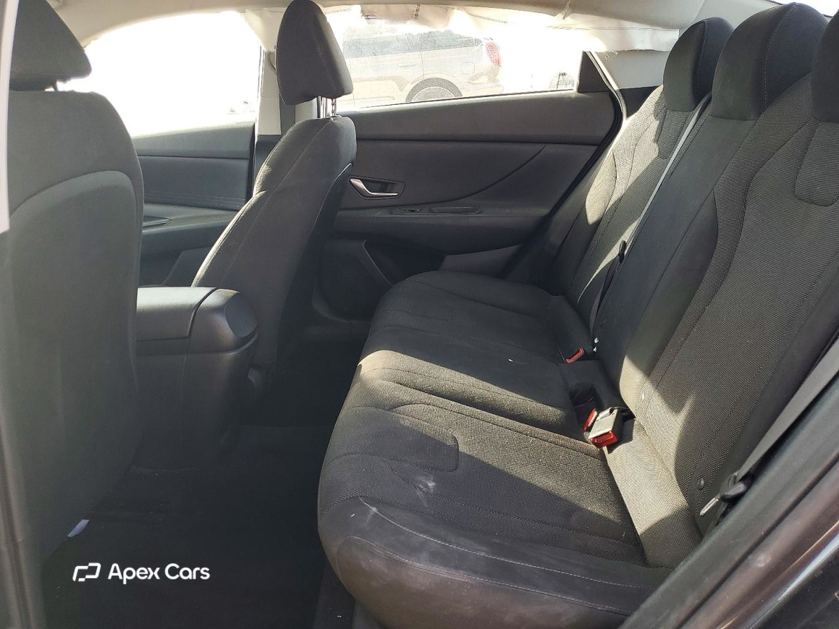 Hyundai Elantra 2021