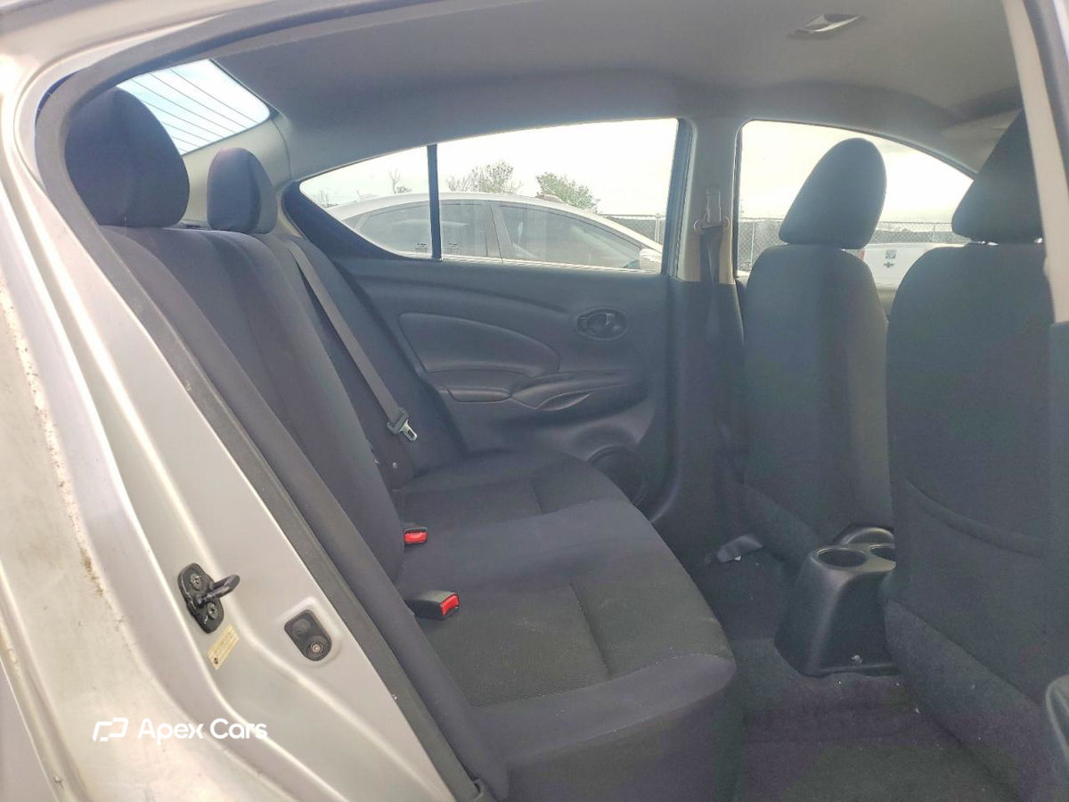 Nissan Versa 2012
