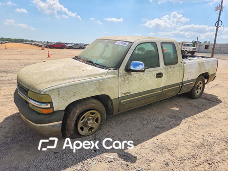 Chevrolet Silverado 2001 - Image 1 of 12