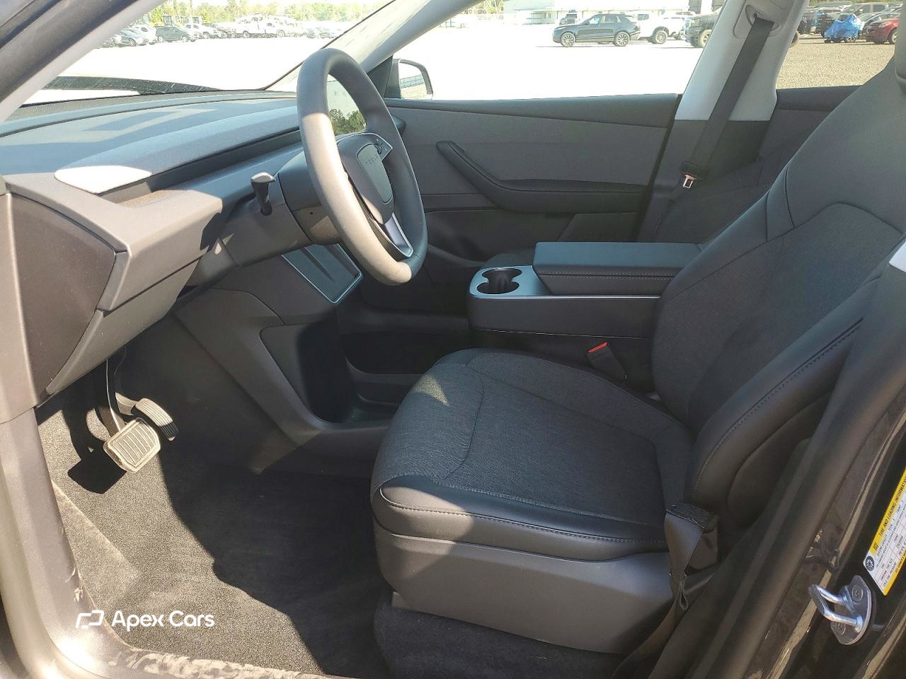 Tesla Model Y 2026