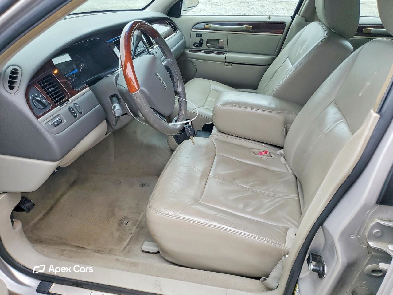Lincoln Town Car 2011