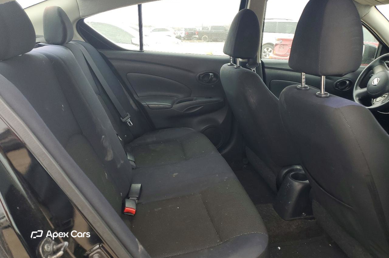 Nissan Versa 2012