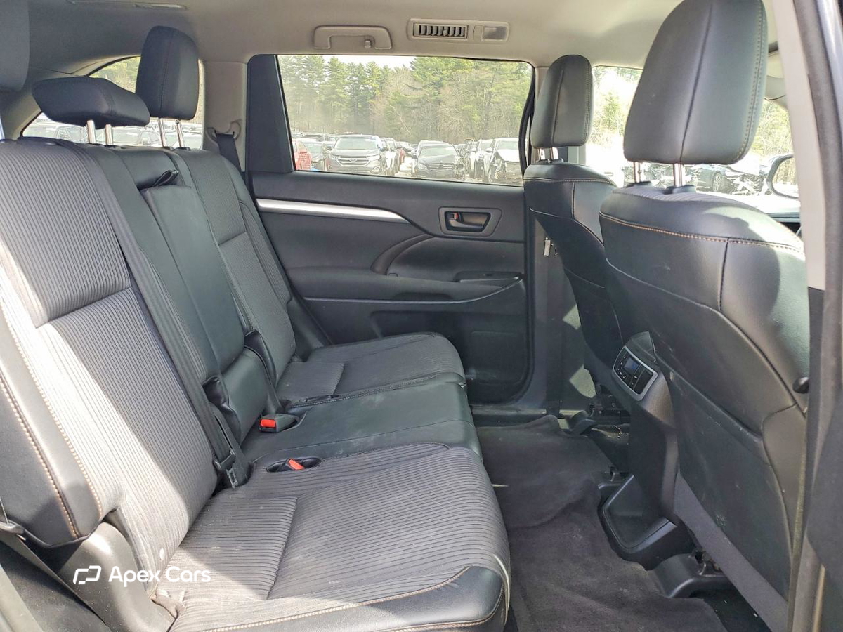 Toyota Highlander 2016