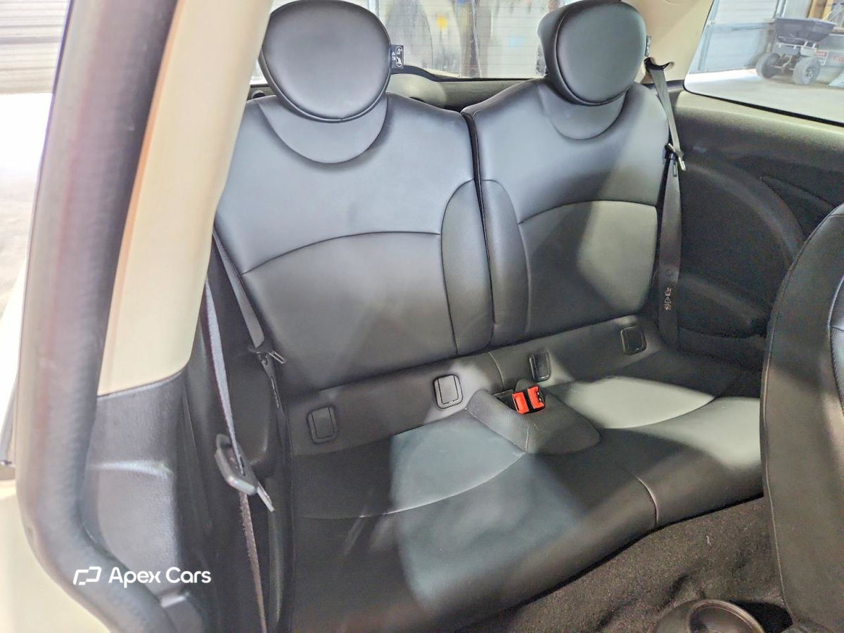 MINI Cooper 2011