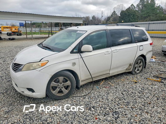 Toyota Sienna 2011 - Image 1 of 13