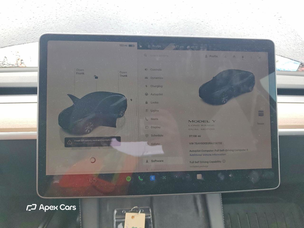 Tesla Model Y 2024