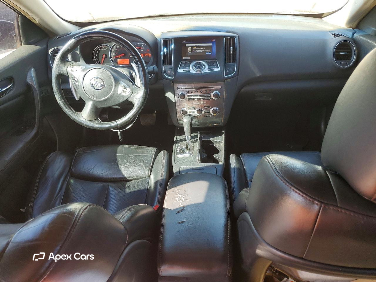 Nissan Maxima 2010