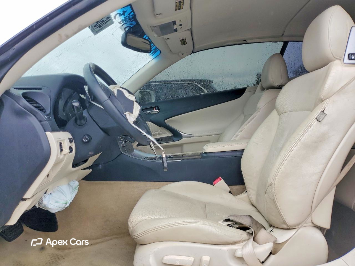 Lexus IS 2010