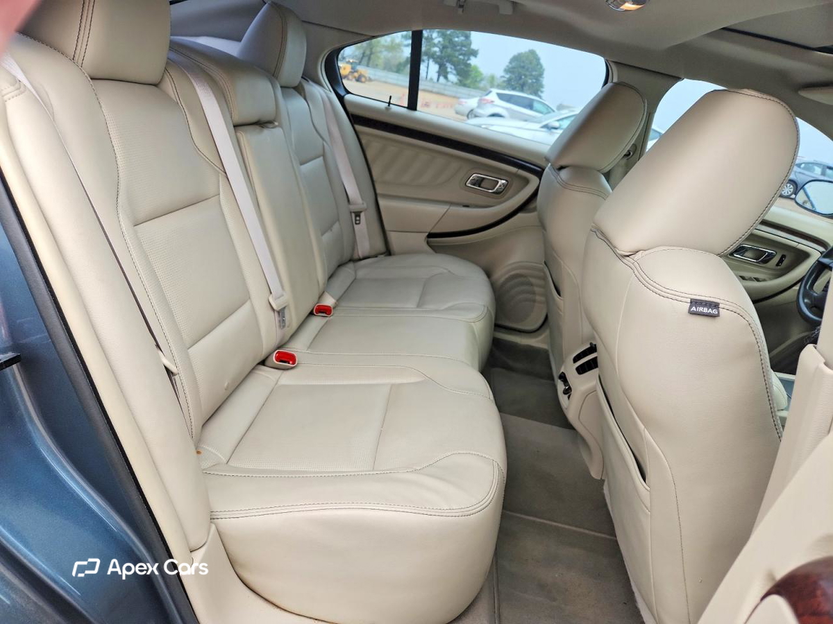 Ford Taurus 2010