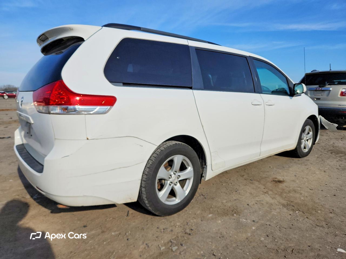 Toyota Sienna 2012