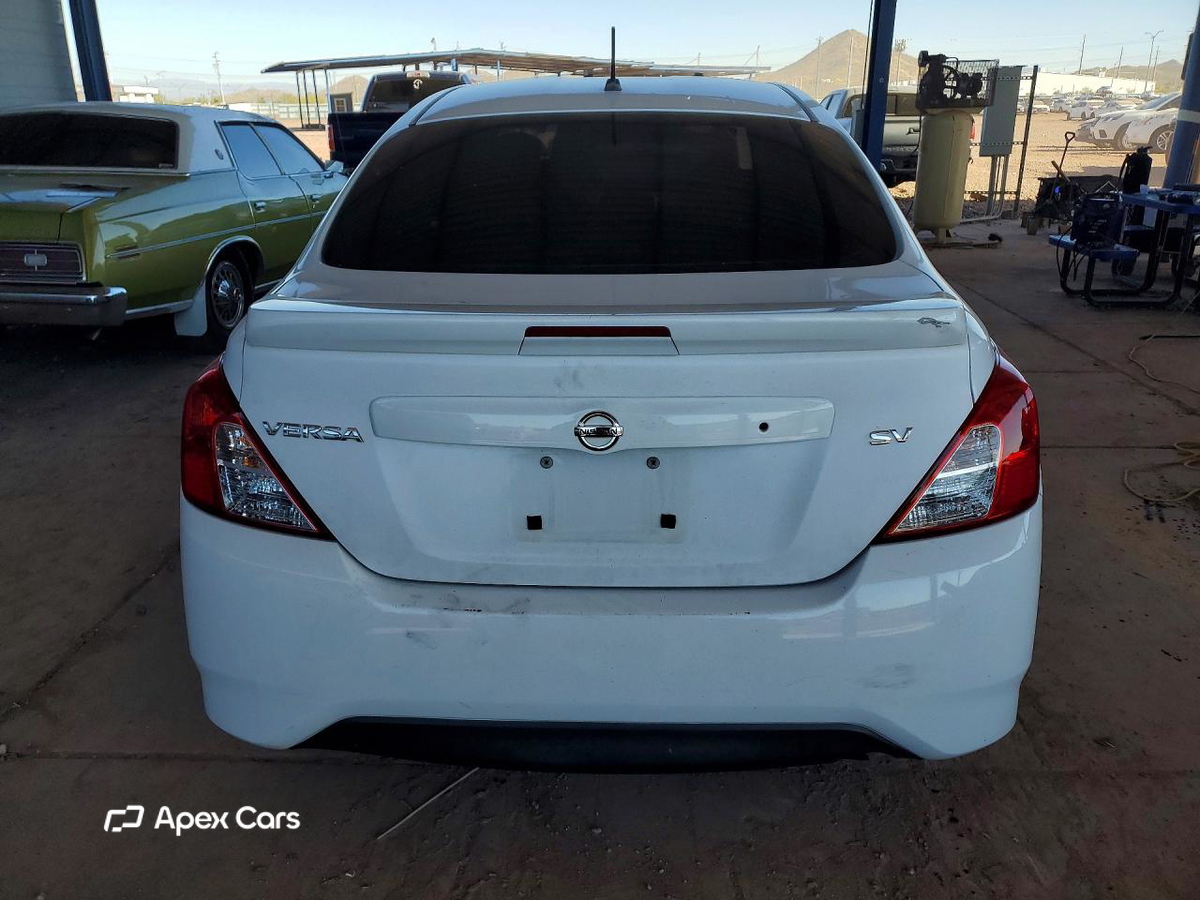 Nissan Versa 2018