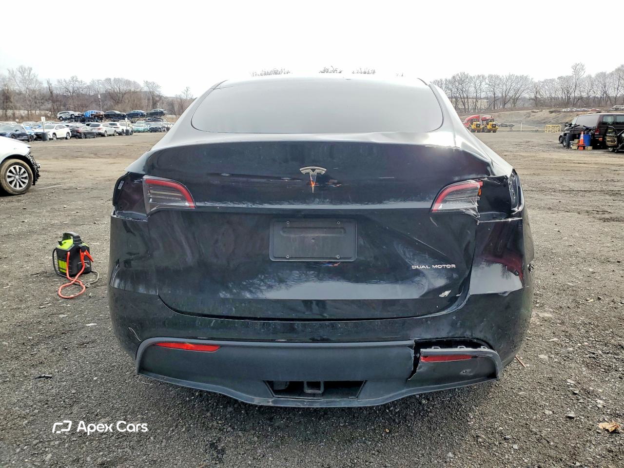 Tesla Model Y 2025