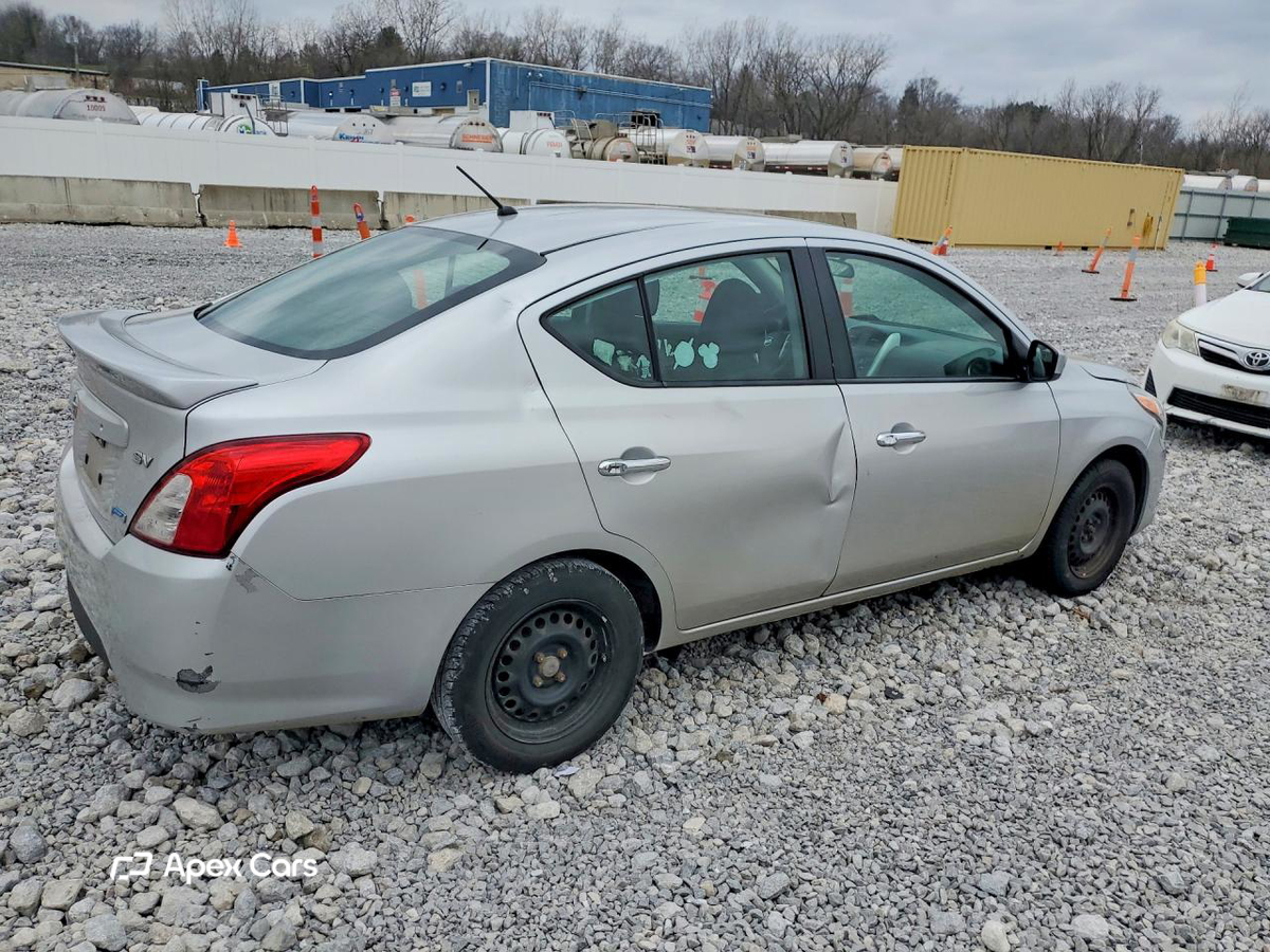 Nissan Versa 2016