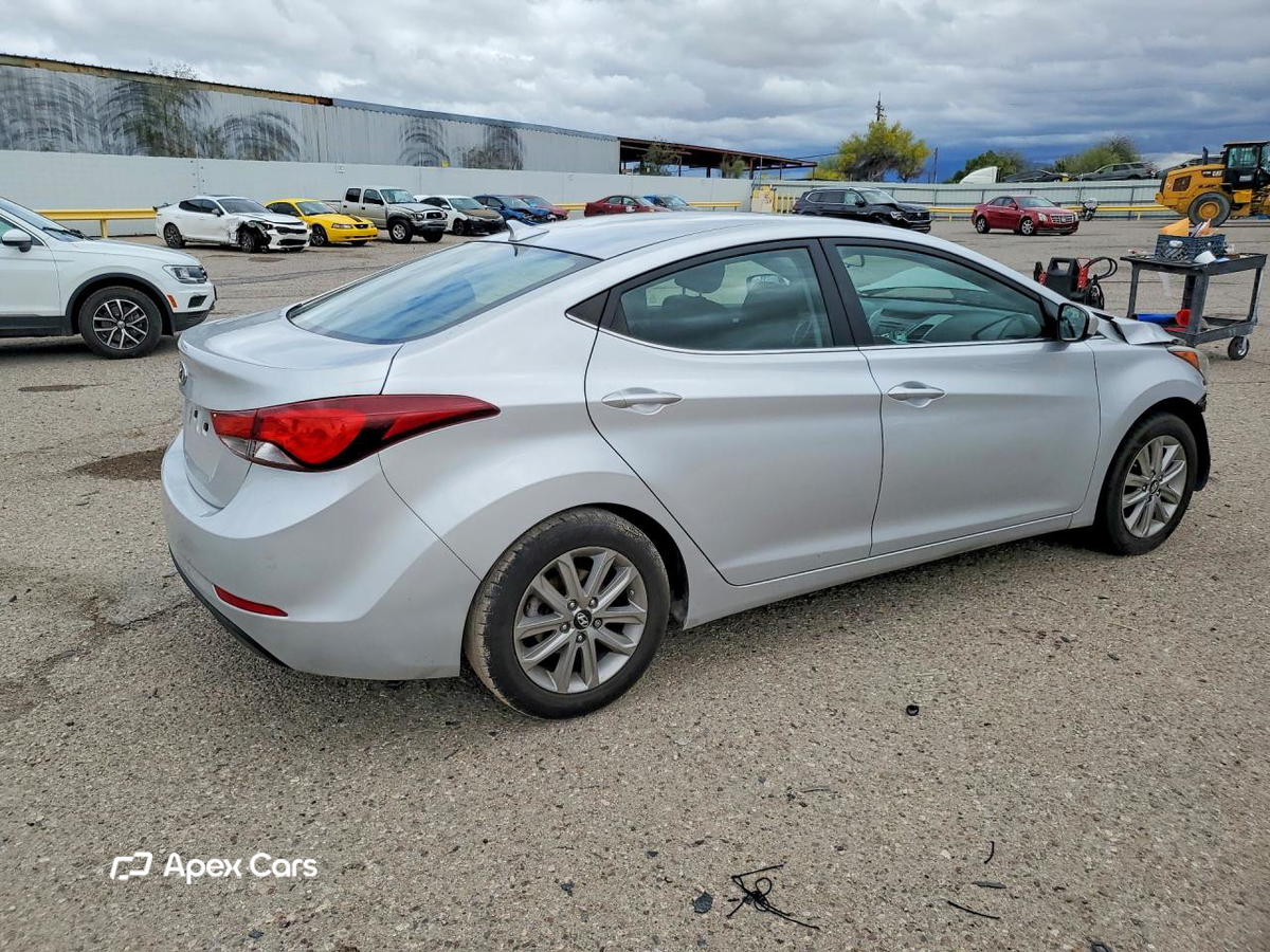Hyundai Elantra 2015