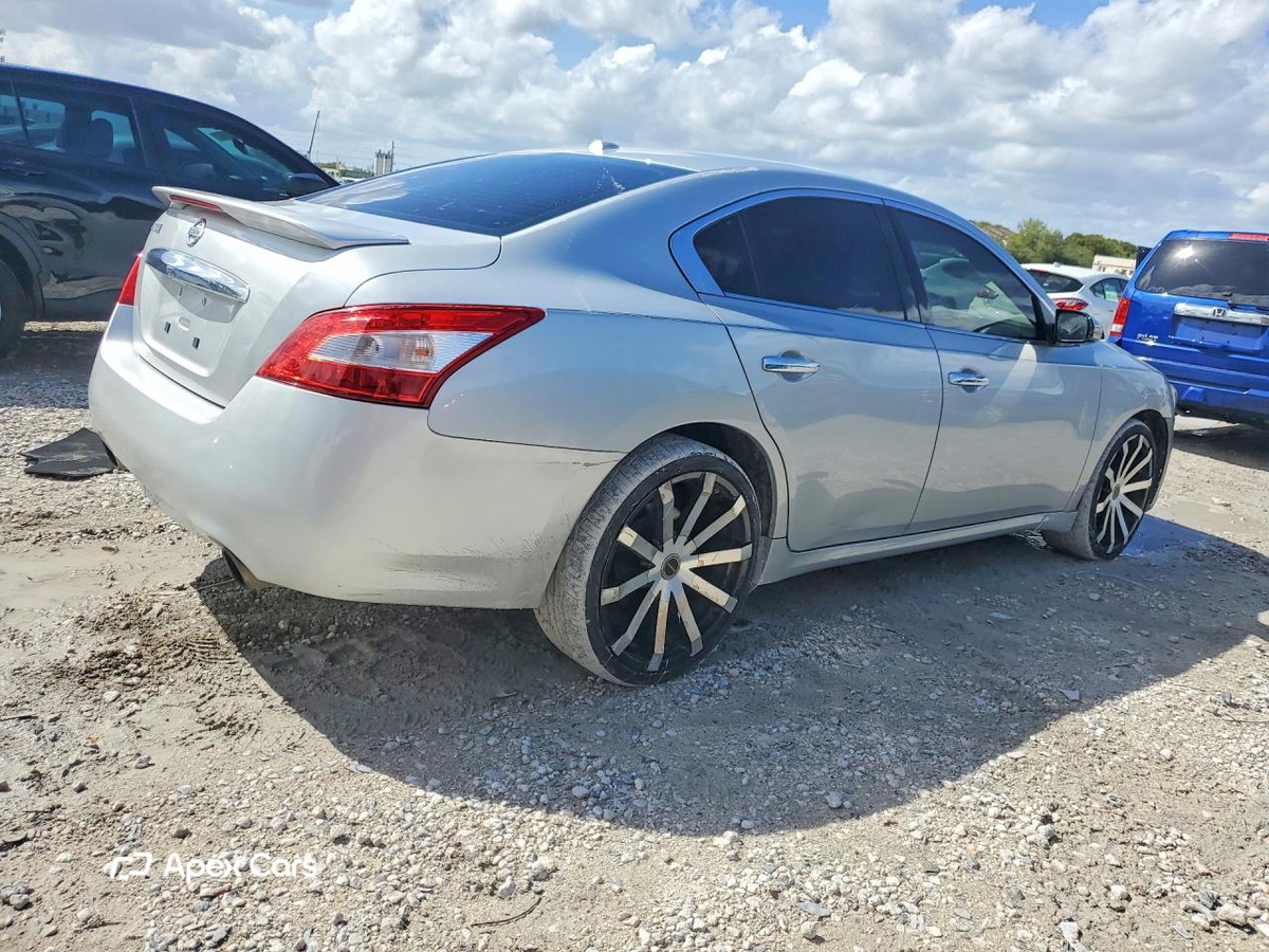 Nissan Maxima 2011