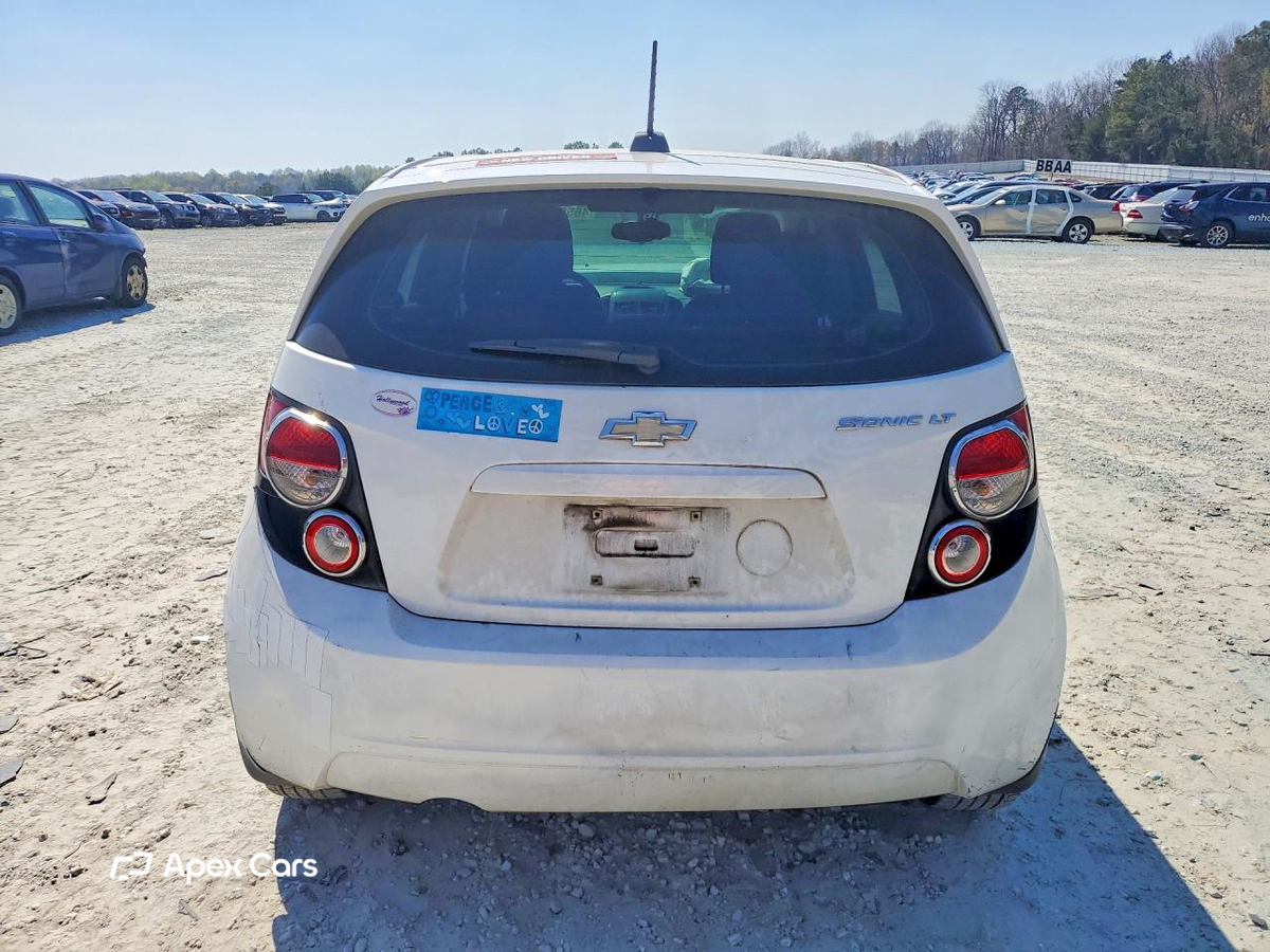 Chevrolet Sonic 2015