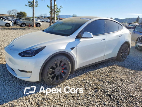 Tesla Model Y 2021 - Image 1 of 13