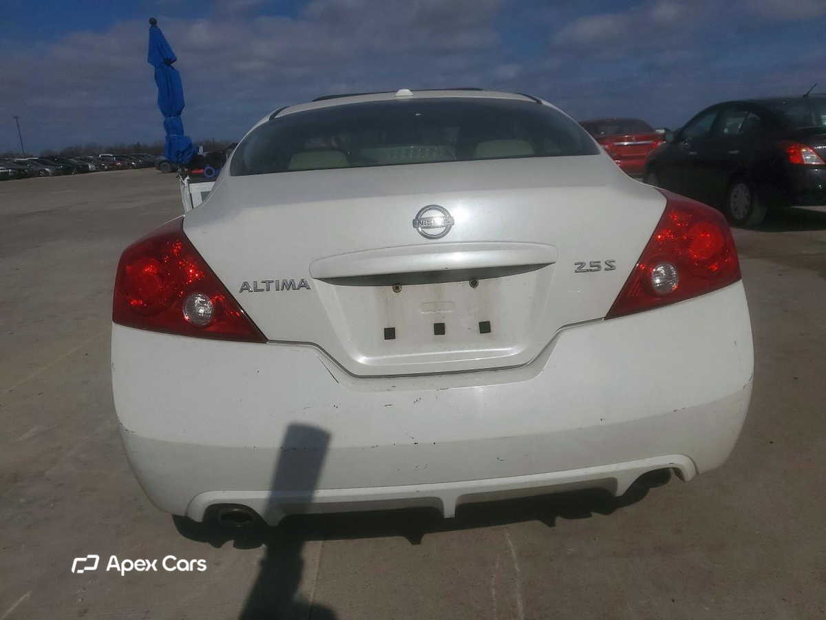 Nissan Altima 2010