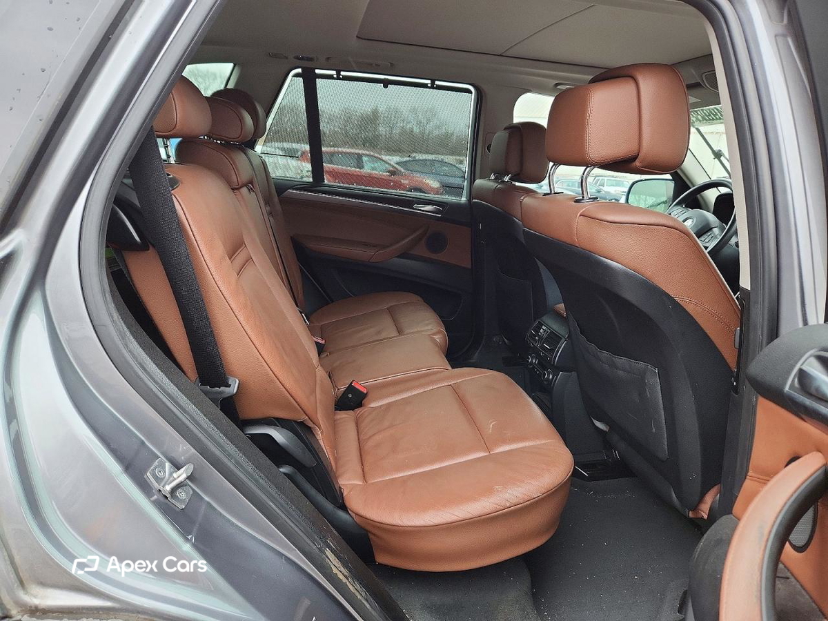 BMW X5 2011