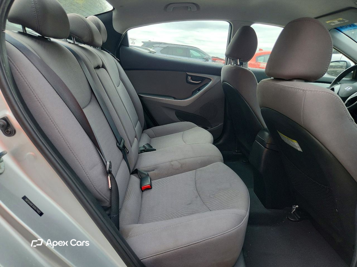 Hyundai Elantra 2016