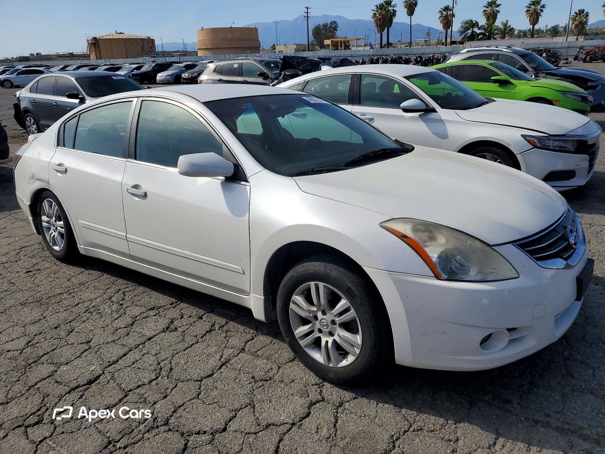Nissan Altima 2012