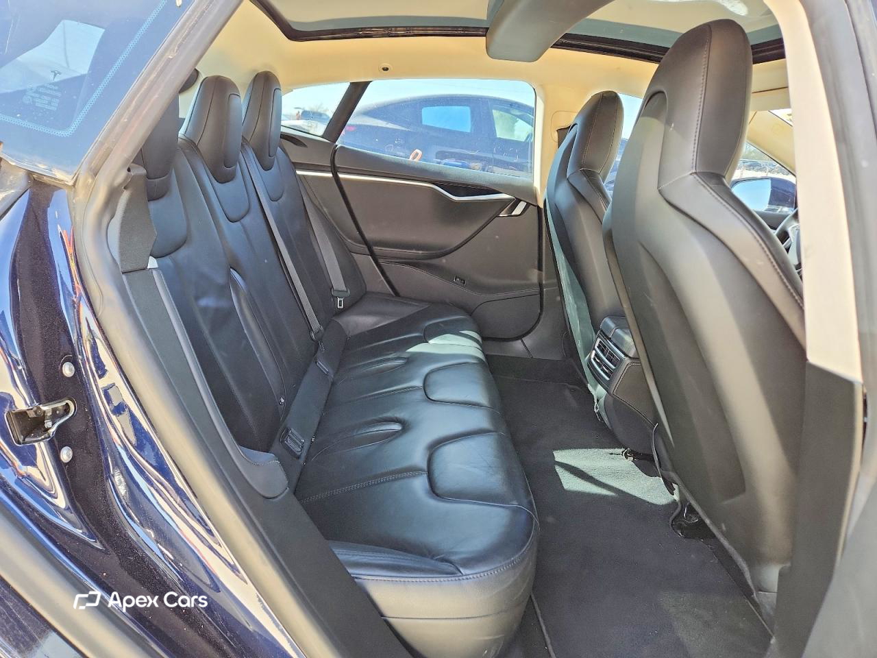 Tesla Model S 2015