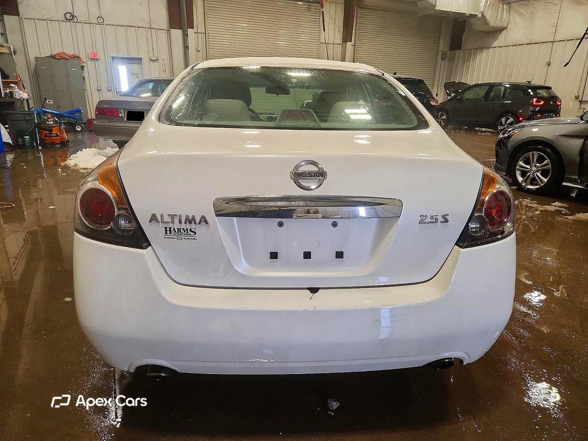 Nissan Altima 2011