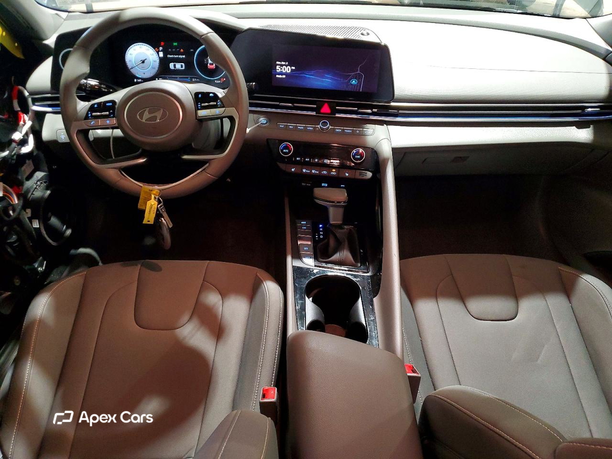 Hyundai Elantra 2024