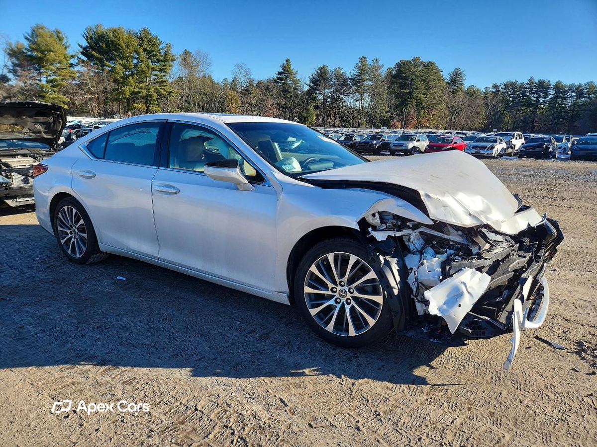 Lexus ES 2019