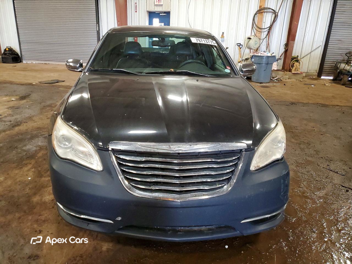 Chrysler 200 2011