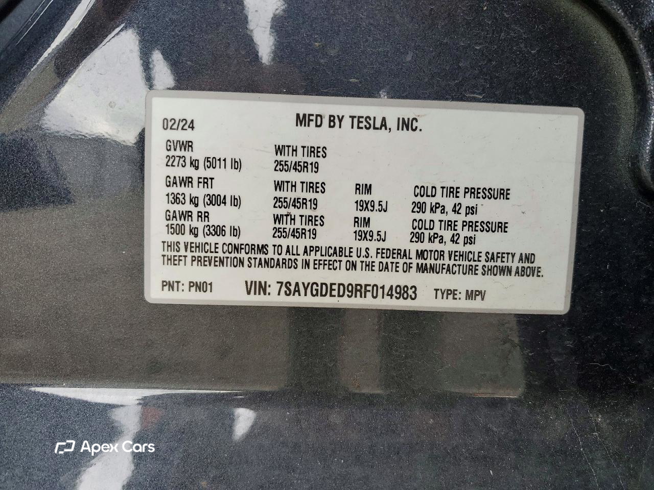 Tesla Model Y 2024