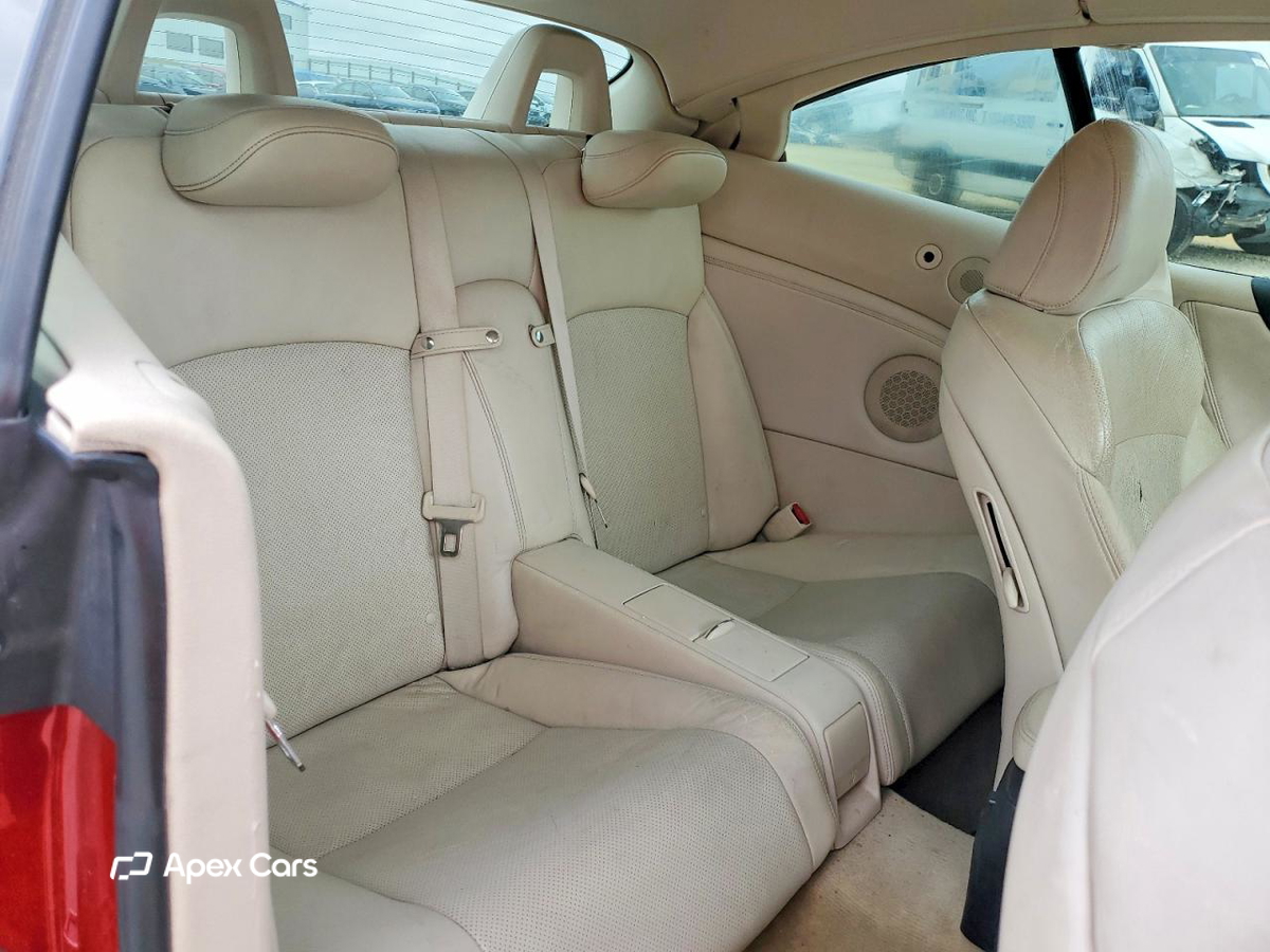 Lexus IS 2010