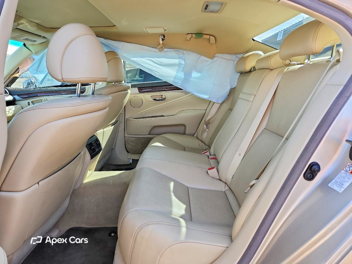 Lexus LS 2016